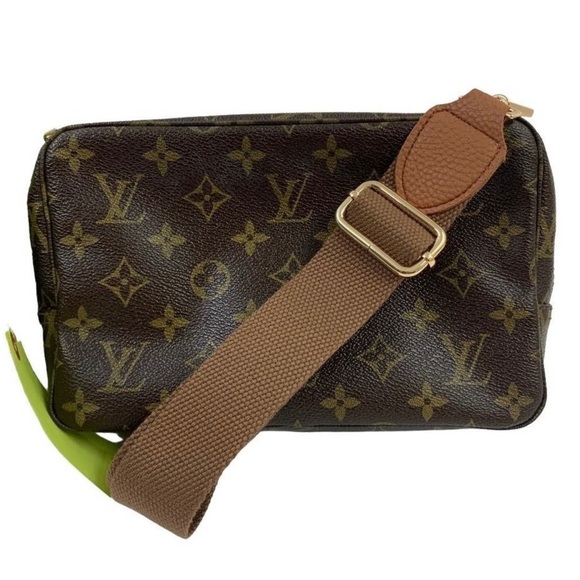 Auth Louis Vuitton LV Cosmetic Pouch Bag
Trousse Toilette 23 Browns Monogram - Picture 2 of 10